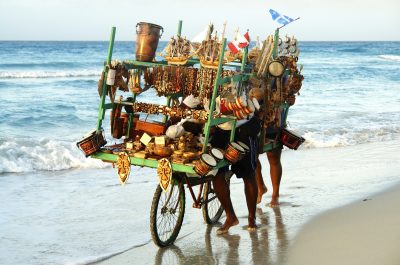 Souvenirverkauf am Strand - Kuba